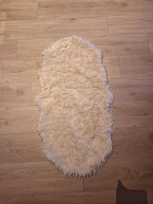 Faux sheepskin rug