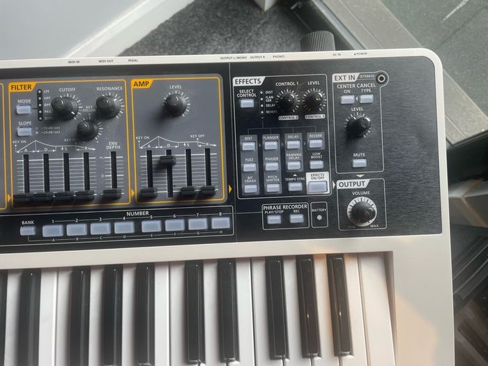 Roland Gaia sh-01 synthesizer