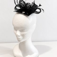 New Dunnes Stores Black Mesh & Feather Fascinator Hair Clip