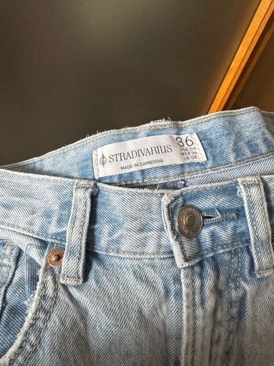 Stradivarius Straight Fit Blue jeans - Size 36