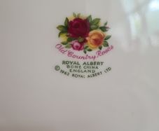 Royal Albert teapot Old Country Roses 1962