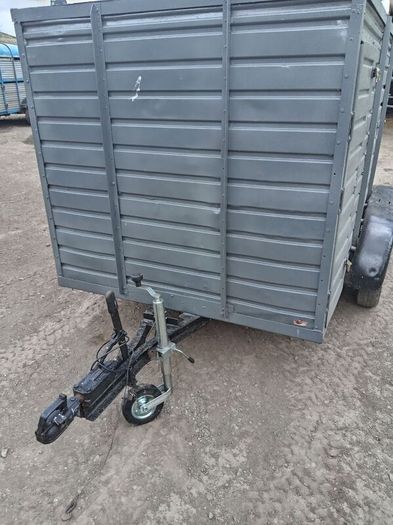 Box trailer