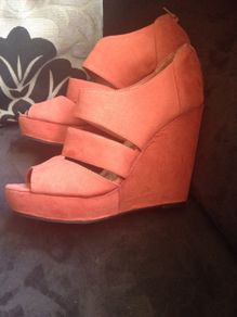 Beautiful Wedge Sandals (eu38/ size 5)