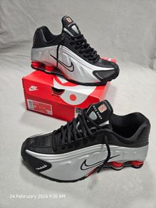 Nike Shox R4 (uk 7,5  Eur 42)