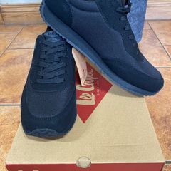 Runners trainers men's size 7.5 black memory foam brand new