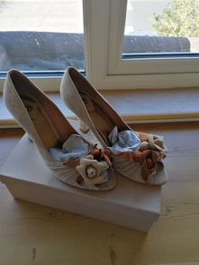 Women's Shoe's Reduced New In Box Size 7eur 40