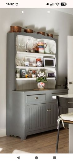 Pine dresser kitchen hutch with 2 x drawers and pull out drawers