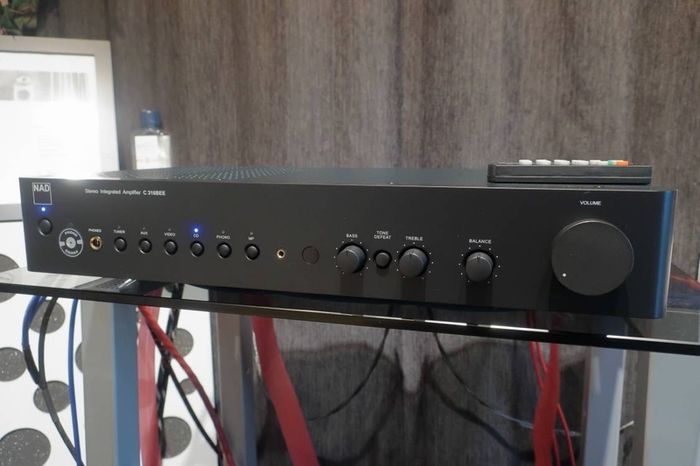 Current Model NAD C316BEE V2 Stereo Integrated Amplifier As New pristine