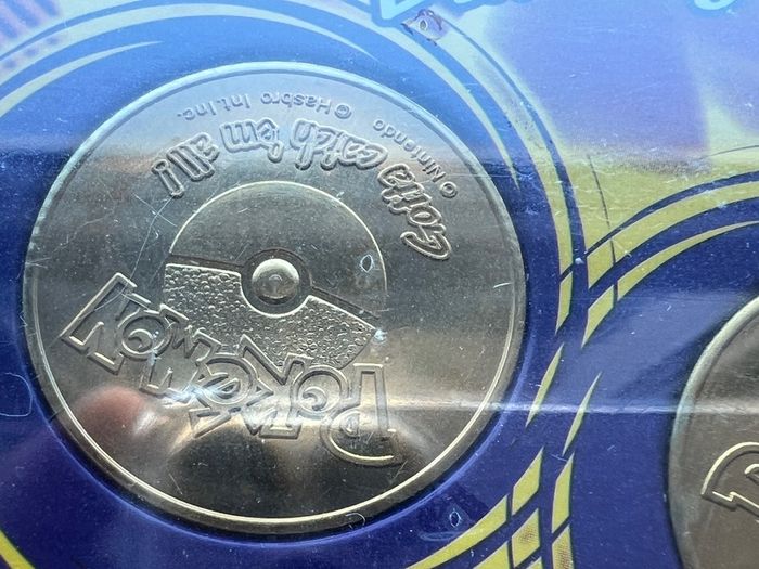 Pokemon 2000 Battling Coin Game Sealed box
