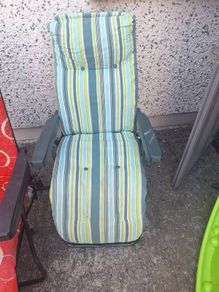 sun loungers x3