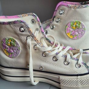Converse chuck taylor crafted floral in great condition sold as seen size uk5 (37.5)