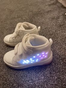 Size 10 girls runners light up