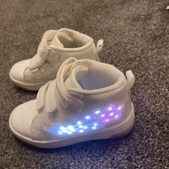 Size 10 girls runners light up