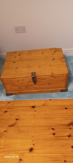antique pine chest 48cmx70cm,29cm high
