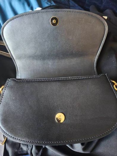 black leather Mila shoulder bag