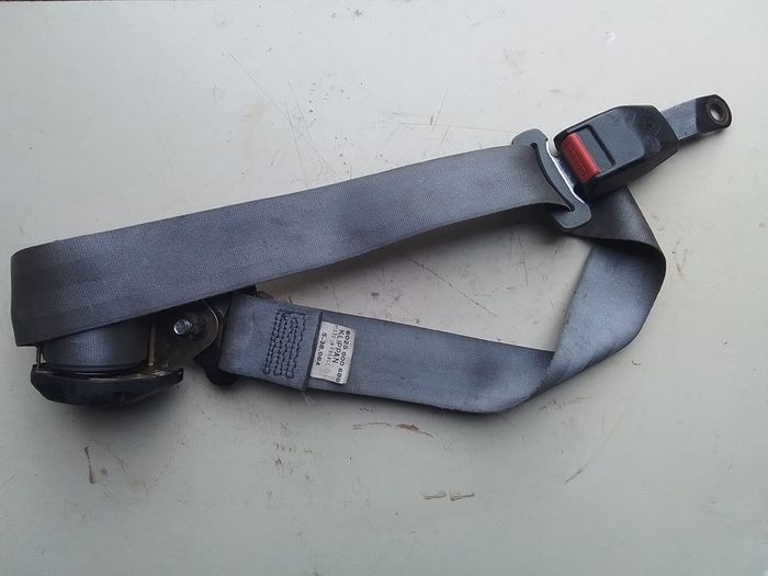 Renault Seat Belt.