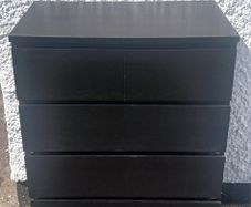 chest of drawers