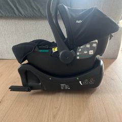 Joie i-Juva Car seat with isofix base