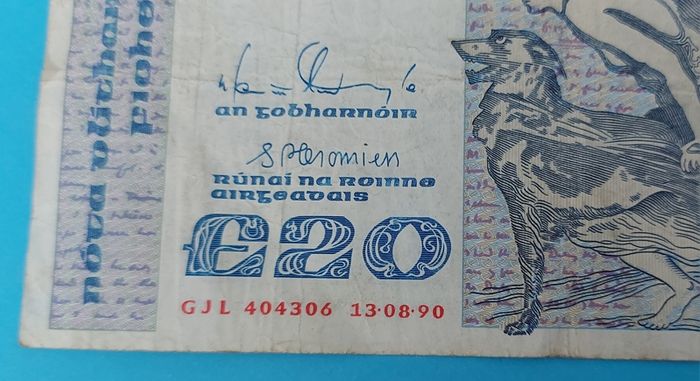Irish 1990 Twenty Pound "YEATS"  banknot in V.Fine  condition