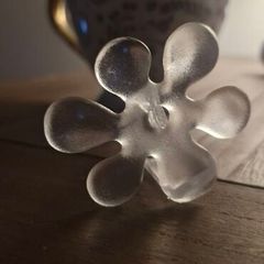 Table cloth clips used for wedding