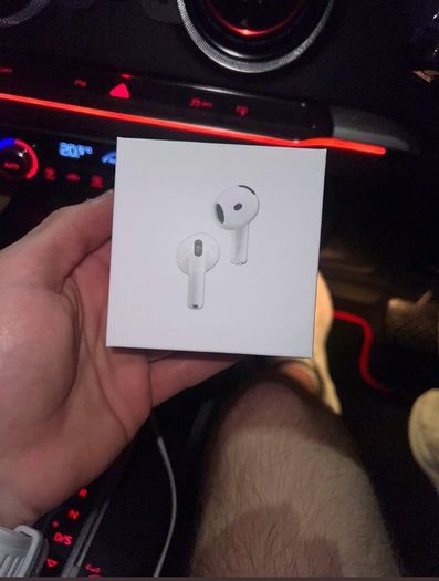 Apple AirPods reps