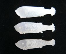 Antique 18th Century Chinese Mother Of Pearl Fish Gaming Counters