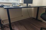 desktop and chairs gamming