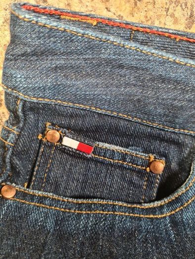 womens Tommy Hilfiger cropped jeans dark blue navy denim Size W 32 L 26