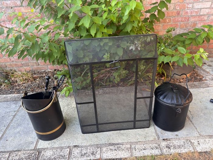 Fire guard, coal bucket, fireplace tools