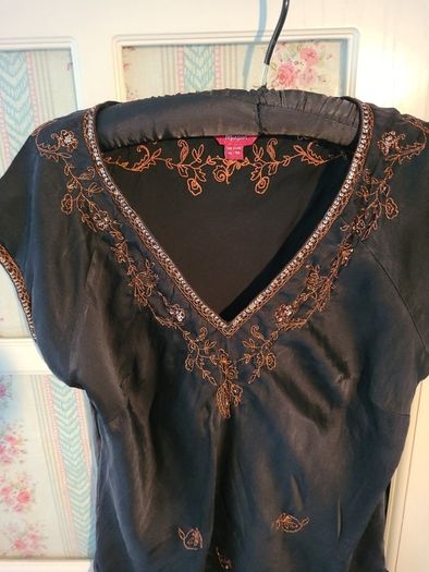 Beautiful Mnsoon Black 100%silk Top