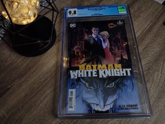 Batman: White Knight ! First Issue ! CGC 9.8 ! White Pages ! 2017 ! by DC Comics !