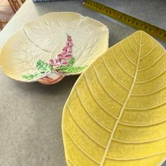 2 Different Itmes-1- Lovely Carlton Ware Foxglove Dish - Made In England - 8 1/2 Inchwide 25.00euro- 2-sylvac Pottery 29 Cm Long Yellow Leaf Plate No. 1904 8 Made In England 25.00 Euro.