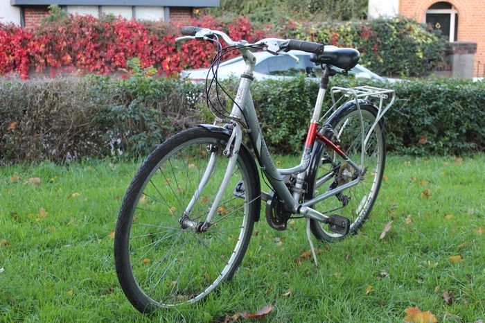 Raleigh Airlite Ladies City Bike 28 Inch Shimano Gears Rear Rack
