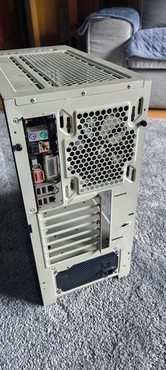 Gaming PC Project - ASUS Striker Extreme Enthusiast Board - 4GB RAM - White Case