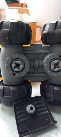 Dump truck screw unscrew toy