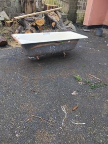 Cast iron bath