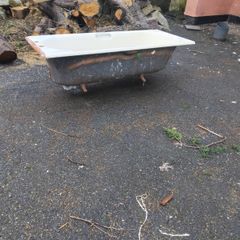 Cast iron bath