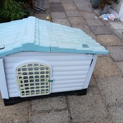 dog kennel