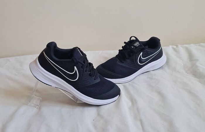 nike star runner 2.0 Size 4 eu 36.5 black/white In like new condition