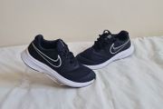 nike star runner 2.0 Size 4 eu 36.5 black/white In like new condition