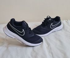 nike star runner 2.0 Size 4 eu 36.5 black/white In like new condition