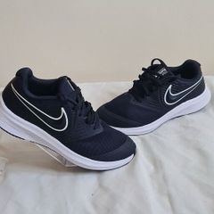 nike star runner 2.0 Size 4 eu 36.5 black/white In like new condition
