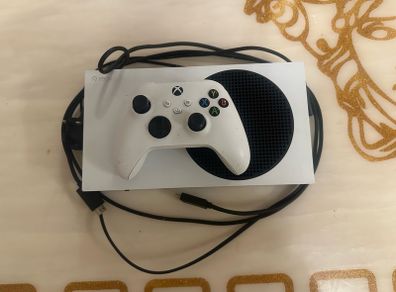Xbox Series S 512GB - Complete Setup (Controller & All Cables)