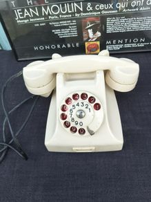 Vintage Bakelite Phone