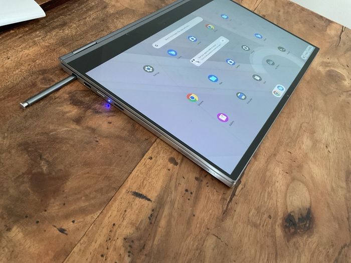Samsung Galaxy Chromebook 13.3 inch Premium 4K AMOLED Touchscreen
