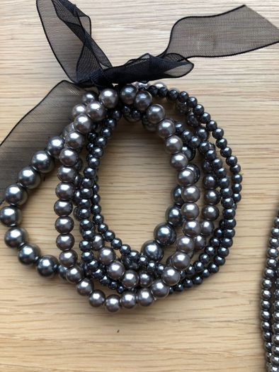 Necklace and bracelet set