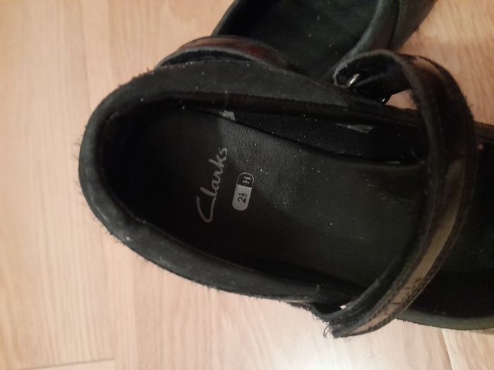 Girl's shoes