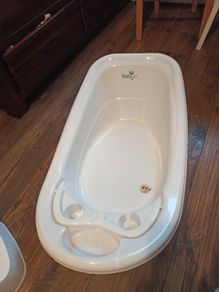 Baby bathtub