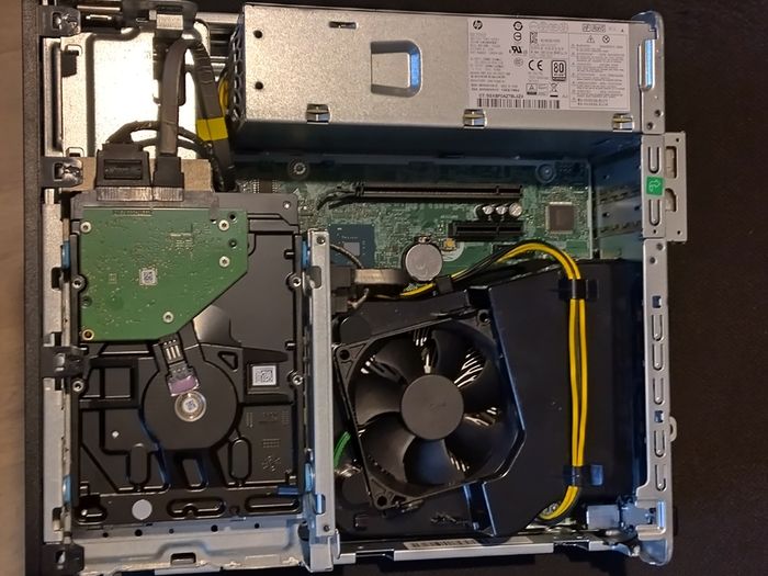 HP ProDesk 600 G4 SFF (i5 8th Gen) and power cable
