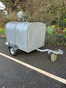 Dog trailer